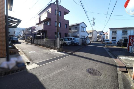 �O�ʓ��H�܂ތ��n�ʐ^ -