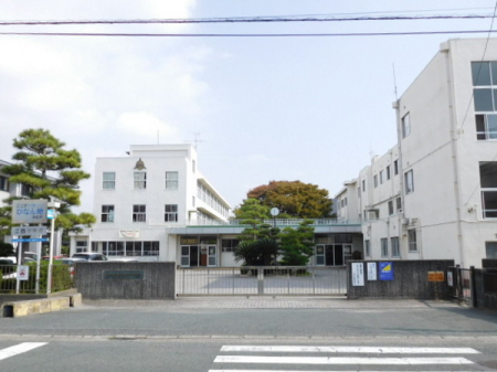 周辺環境 【中学校】浜松市立江西中学校：1570�u