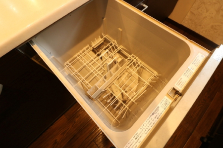 キッチン 食器洗浄乾燥機付き！
家事の時間を短縮できますね♪
