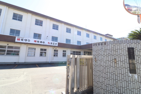 周辺環境 【中学校】静岡市立清水第六中学校：870�u