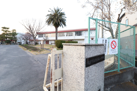 周辺環境 【中学校】静岡市立清水第八中学校：600�u