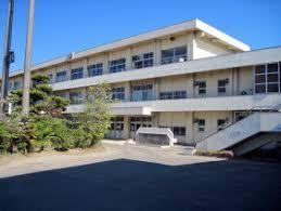 周辺環境 【中学校】静岡市立大里中学校：560�u