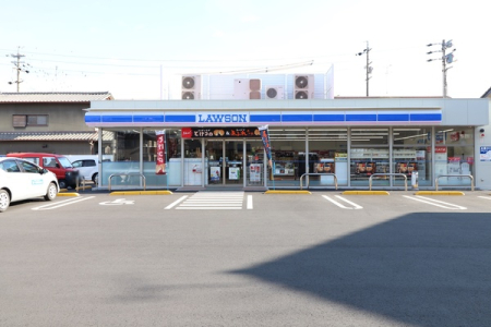 周辺環境 【コンビニ】ローソン静岡北安東店：260�u【駐車台数】15台以上。身障者用駐車場1台有り。
【サービス】ATM、写真プリントやFAX機能が付いたマルチコピー機有り。