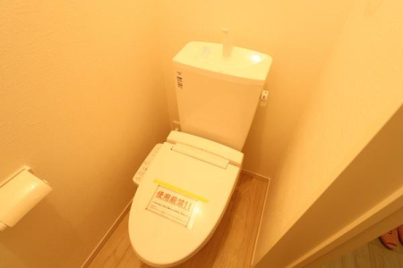 トイレ 1、2階ともにウォシュレット機能付きのトイレです！