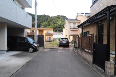 �O�ʓ��H�܂ތ��n�ʐ^ -