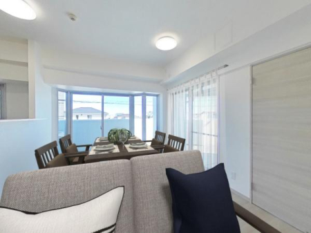 rO Ƌ̓C[WłB
21郊rO̓_CjOe[u\t@uĂƂ肪܂B