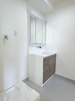 ʑEʏ ̂ʃ[BOʋɎ[Xy[XAqpi|piXbLЕt܂B
