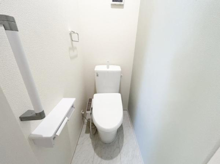 gC eKɂ̂Œ݂̍ԂSłˁ薾邭ACob`ł
