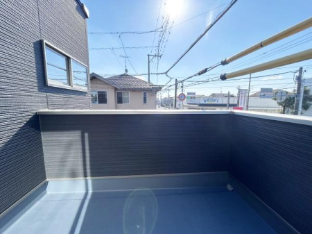 oRj[ oRj[ւƒڏołA[g[NƎ̍ԂɁAɓȂyɃtbVĂ܂B󕨂˂bkւ܂󓮐ǍDłB
