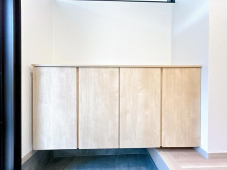 ���� �V���[�Y�{�b�N�X�t���̌��ւł��B
����I�Ƃ��đ������\�ɂȂ��Ă��܂���