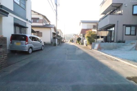 �O�ʓ��H�܂ތ��n�ʐ^ -