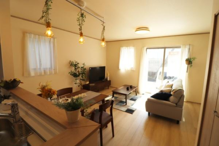 ���r���O -