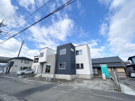 �O�ʓ��H�܂ތ��n�ʐ^ �Ԓʂ肪���Ȃ��A�]�T�������Ē��Ԓ����܂��I