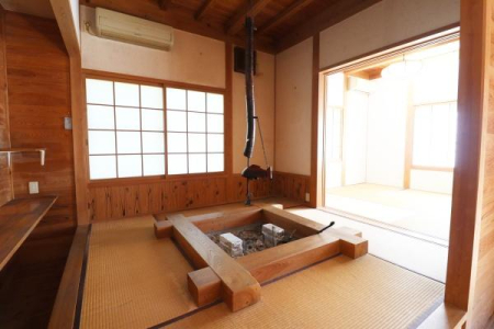 a gȂƑŏW܂ԂłB
ꂩ̋G߂ɂ҂̈͘FB
Ђ