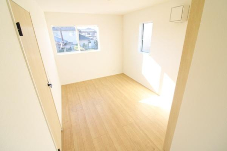 �m�� �S�n�悢���R���ɕ�܂��m���B���C�ɓ���̃C���e���A�Ɉ͂܂�Ȃ���A�������ƃv���C�x�[�g�Ȏ��Ԃ����y���݂��������܂��B
