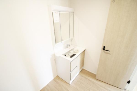 ���ʑ�E���ʏ� ��炵�����K�ɕς���V�����[�t���ʉ��ϑ���Ƃ�̐��ʃX�y�[�X�Œ��̐g�x�x���X���[�Y�Ɂ�
