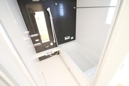 ���� �葫���L�΂����Ƃ�̗����ň���̊�����𗬂��A�����b�N�X�^�C���𖞋i�ł��܂��B
