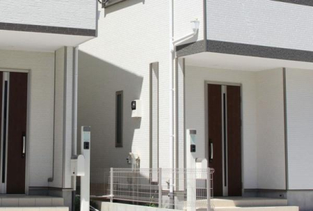 ̑ TVj^[tC^[ztʘbłAj^[@\AԂ̖K҂̊mFłLEDCg𑕔I
