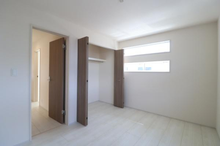 ���r���O -