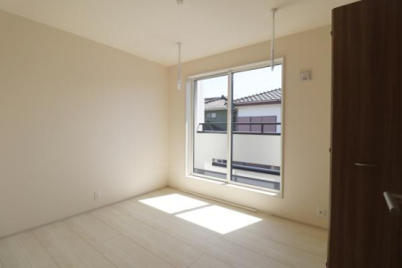 ���r���O -