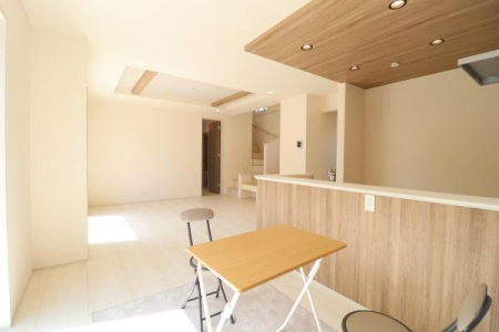 ���r���O -