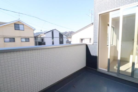 �o���R�j�[ -