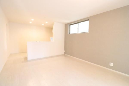 ���r���O -