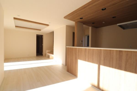 ���r���O -