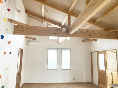 ���r���O ����