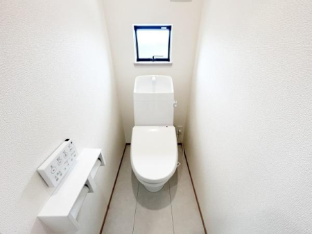 �g�C�� �Q�J���Ƀg�C�������邽�߁A���Ƒ��ł̕�炵���m���X�g���X��