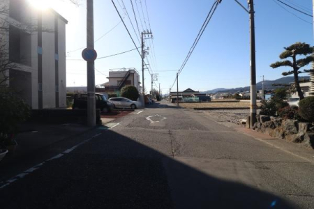 �O�ʓ��H�܂ތ��n�ʐ^ -