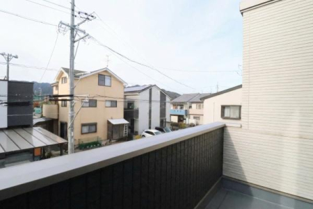 �o���R�j�[ -