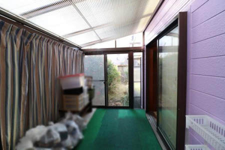 ���̑����n �ۂ��ۂ��Ɠ�������ǍD�̃T�����[���̗l�q�ł���
