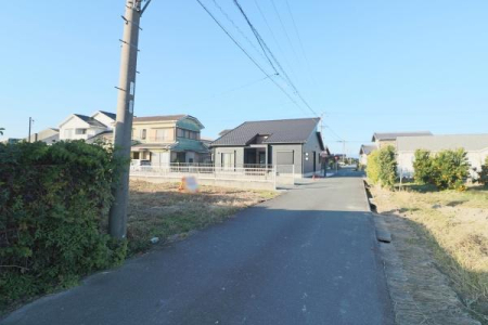 �O�ʓ��H�܂ތ��n�ʐ^ -