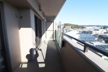 �o���R�j�[ -