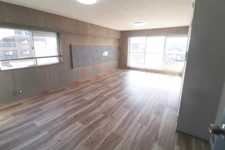 ���r���O -