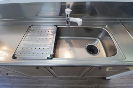 �L�b�`�� �L�߂ɂ���ꂽ�V���N���􂢕��������������S�̃X�y�[�X�ł��B