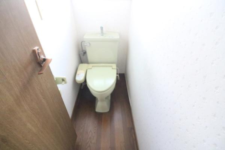 �g�C�� �P�K�̃g�C���̗l�q