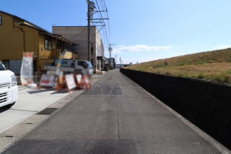 �O�ʓ��H�܂ތ��n�ʐ^ -