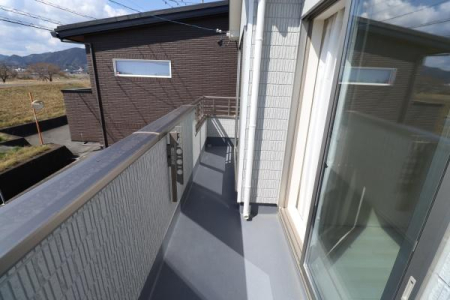 �o���R�j�[ -