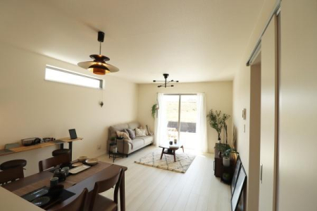 ���r���O -