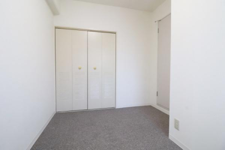 ���[ �m����4���̃N���[�[�b�g�̗l�q