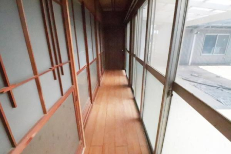 ���̑����� 1�K�쑤�̘L���̗l�q