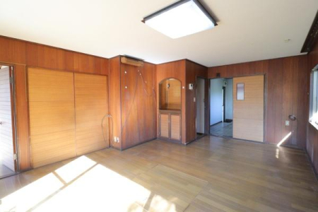 ���r���O -