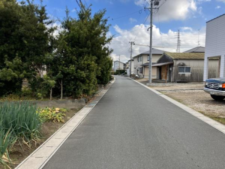 �O�ʓ��H�܂ތ��n�ʐ^ �쑤���H�̗l�q
������5���[�g��