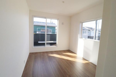 ���r���O -