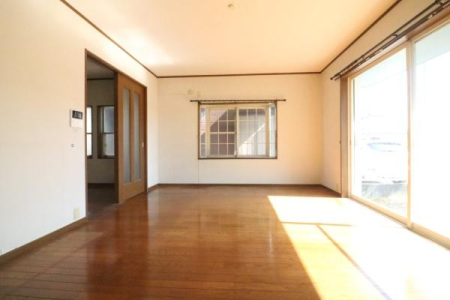 ���r���O -