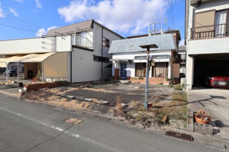 ���n�y�n�ʐ^ ��55�؂̓y�n�I���D���ȃn�E�X���[�J�[�ł������̂��Ƃ����Ă��܂��I
�Ԍ�����8���I�^�]�����ȕ��ł������ꂵ�₷���L���ł��B