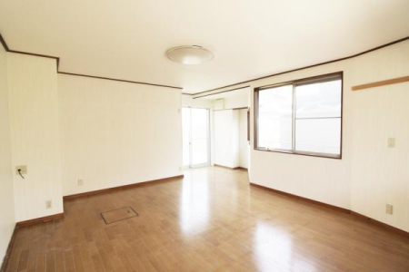 ���r���O �ʊp�x����̃��r���O�ł����Ƌ��u���Ă��\���L������������X�y�[�X�ł��I