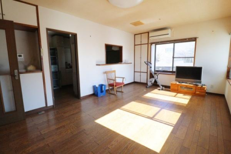 ���r���O -